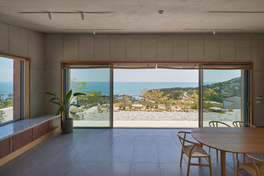 view to the sea Seosaeng House: Marrying Architectural Imagination with Korean Tradition