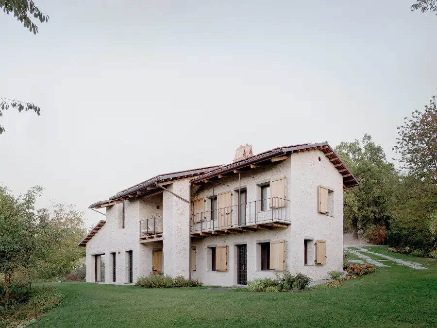 %name Renewing Italian Heritage: Jonathan Tuckey Designs Remarkable Cascina Project