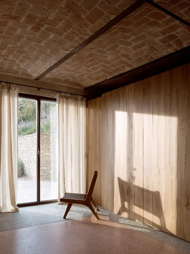 %name Renewing Italian Heritage: Jonathan Tuckey Designs Remarkable Cascina Project