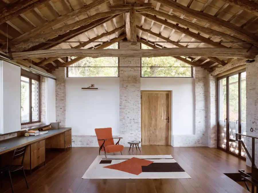 %name Renewing Italian Heritage: Jonathan Tuckey Designs Remarkable Cascina Project