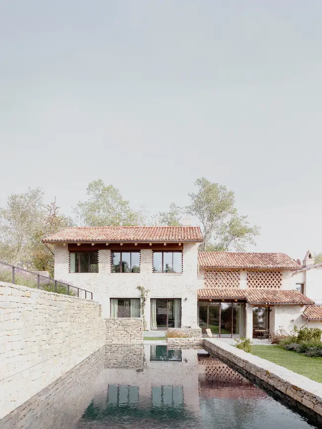 %name Renewing Italian Heritage: Jonathan Tuckey Designs Remarkable Cascina Project