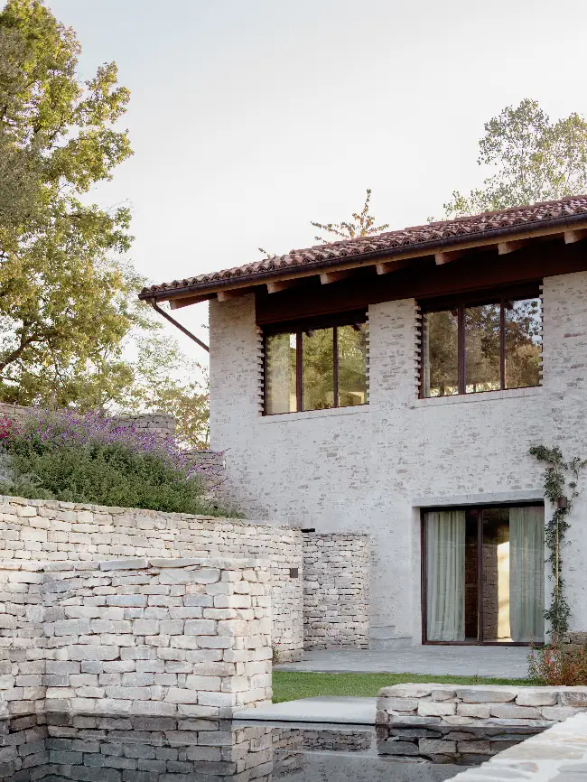 %name Renewing Italian Heritage: Jonathan Tuckey Designs Remarkable Cascina Project